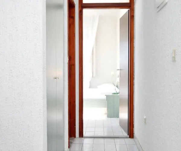 Апартаменты By The Sea Rtina - Miletici, Zadar - 3257 Ражанац