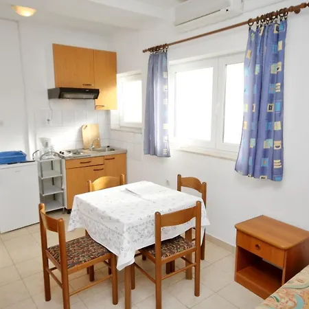 Apartman By The Sea Rtina - Miletici, Zadar - 3257 *