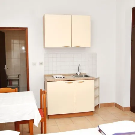 Apartman By The Sea Rtina - Miletici, Zadar - 3257 *